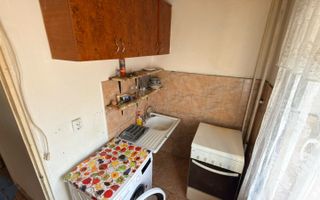 Garsoniera decomandata zona Sucpi Electroputere etaj 2 centrala - Poză 3