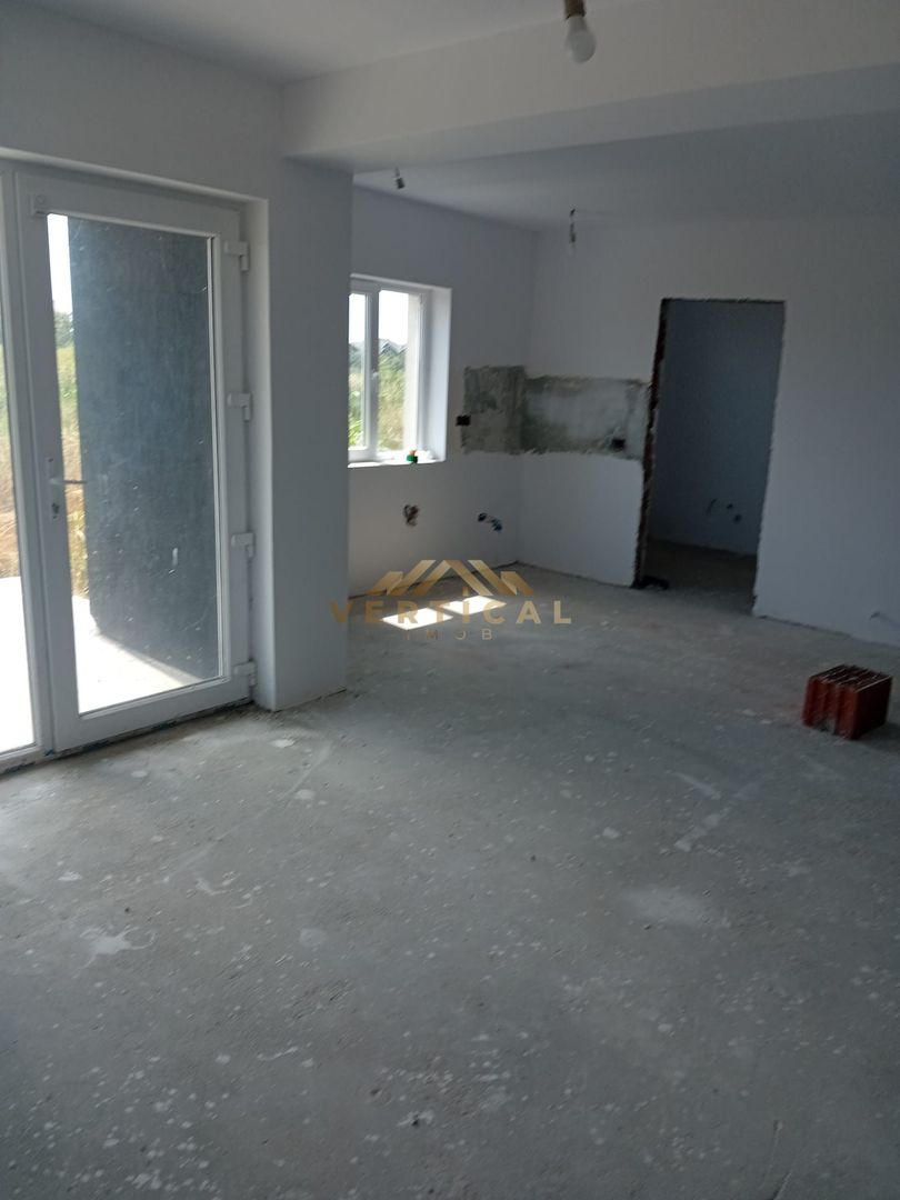 Casa  - spatioasa 3 camere  Vidra-Institut - Poză 14