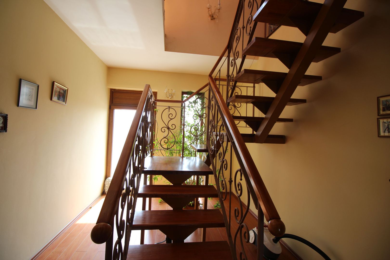 Imobil pretabil PENSIUNE- 518 Euro /mp - Poză 6