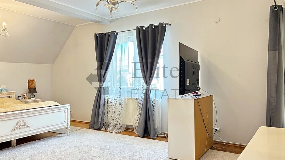 Casa singura in curte ultracentral in Oradea - Poză 11