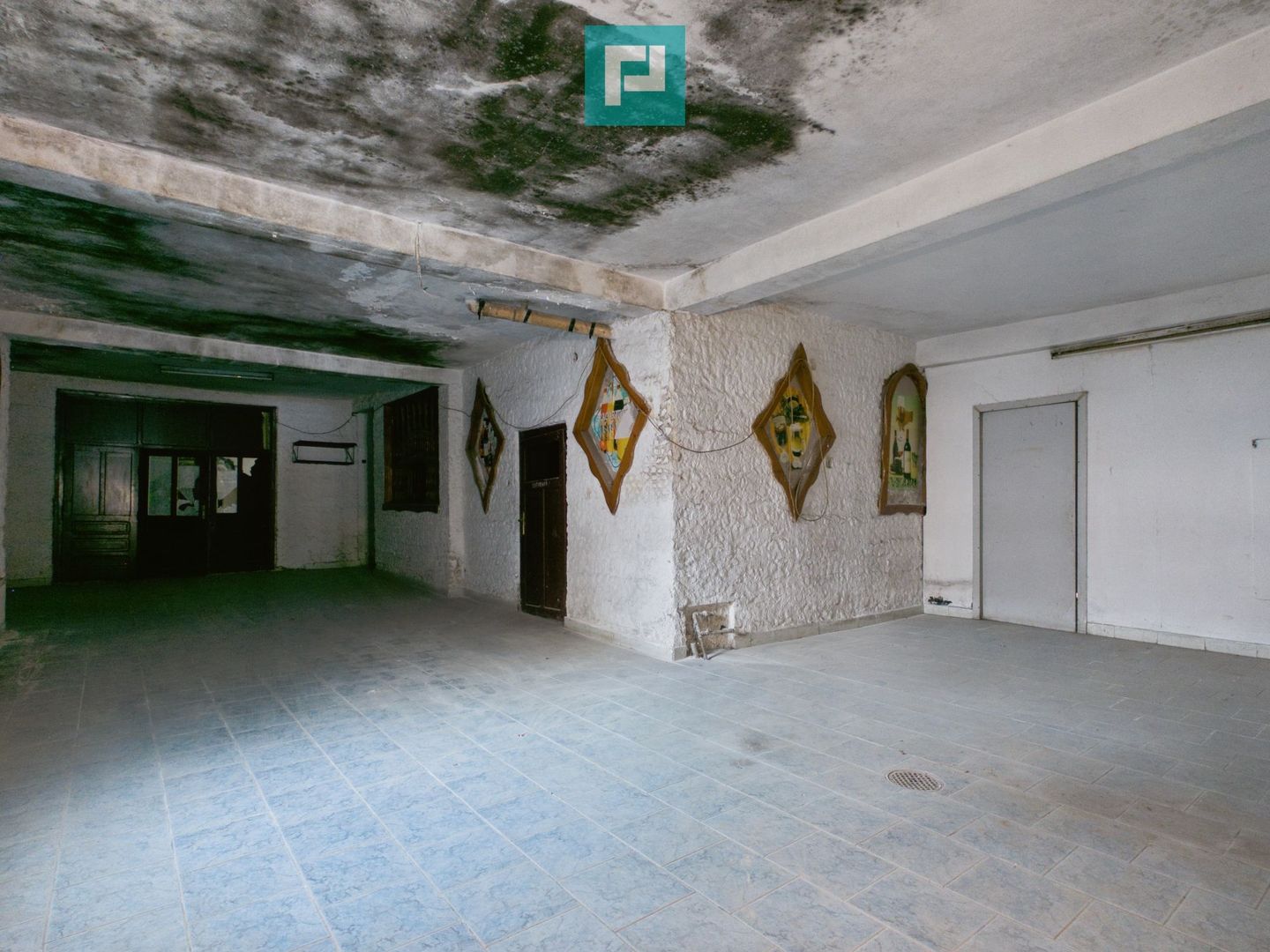 Proprietate impresionantă Sântana - 3500 mp utili - Poză 15