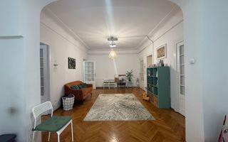 Spatiu, lumina si eleganta intr-un apartment interbelic - Poză 3