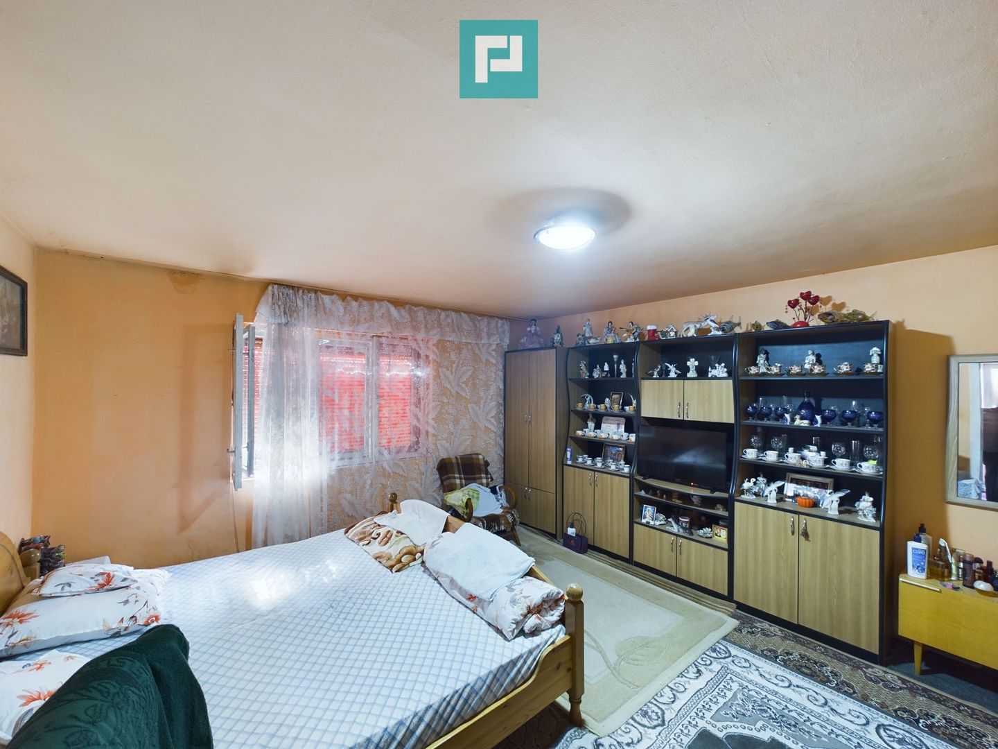 Casă cu 2 camere și 456 mp teren în Ghioroc - Poză 19