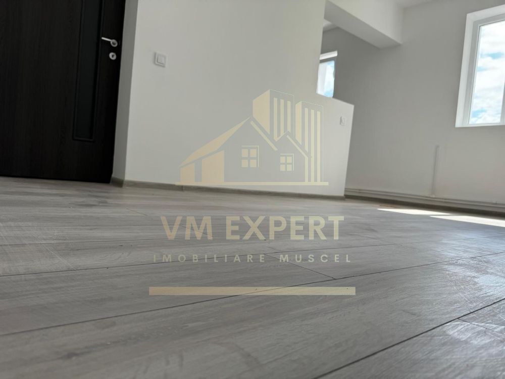 APARTAMENT 3 CAMERE ETAJ 2 CAMPULUNG - Poză 3