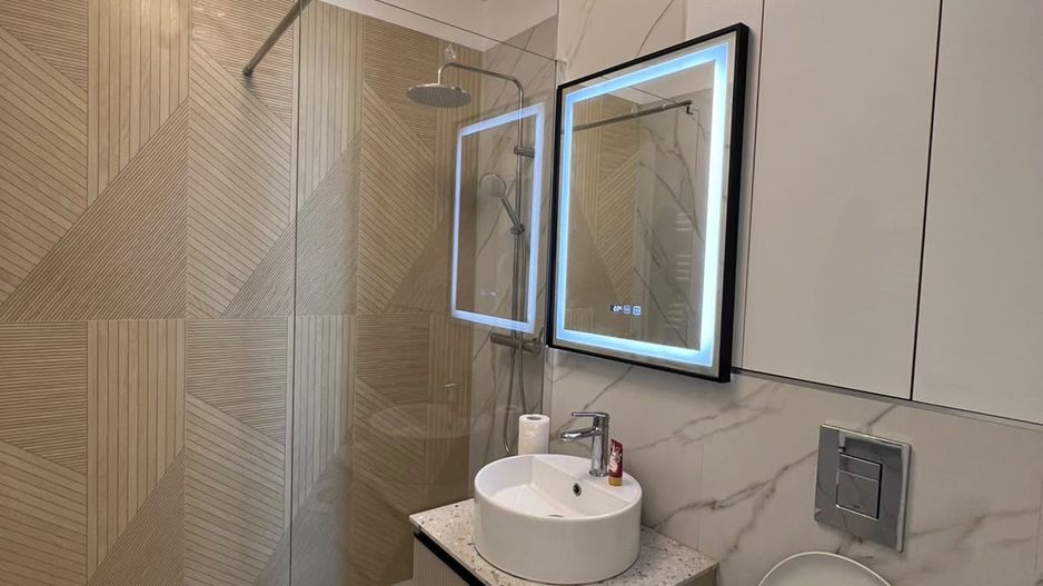 Apartament 2 camere Mamaia | Vedere frontală la lac | mobilat modern - Poză 13