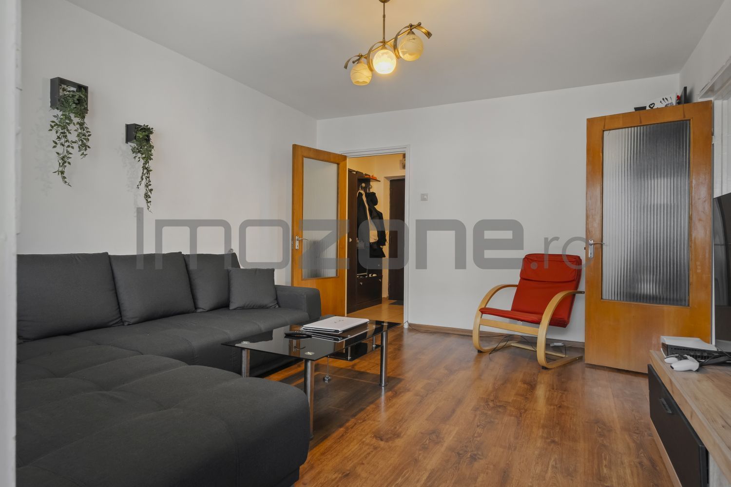 2 Camere, circular, 3/10, bloc Z, zonă foarte verde, metrou Favorit, Comision 0% - Poză 3