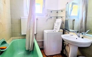 Apartament 3 camere, 2 bai, balcon, zona UMF - Poză 13