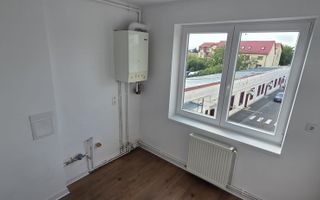 Apartament renovat cu 2 camere etajul 2 bucatarie inchisa in Terezian - Poză 7