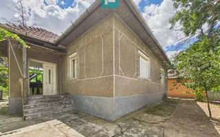 Casă cu 4 camere și teren de 4227mp în Curtici - Poză 16