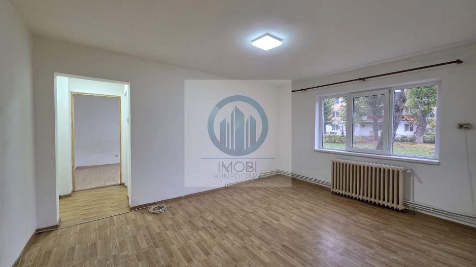 Apartament 2 camere de vanzare parter SU 51 Deva Al. Constructorilor - Poză 1