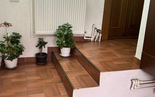 TOMIS MALL(cod04)-Etaj vila 4 camere ultracentral curte privata - Poză 2