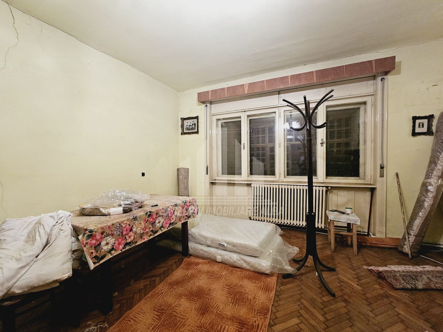 Casa individuala de vanzare, Lipoveni - Centru - Poză 3