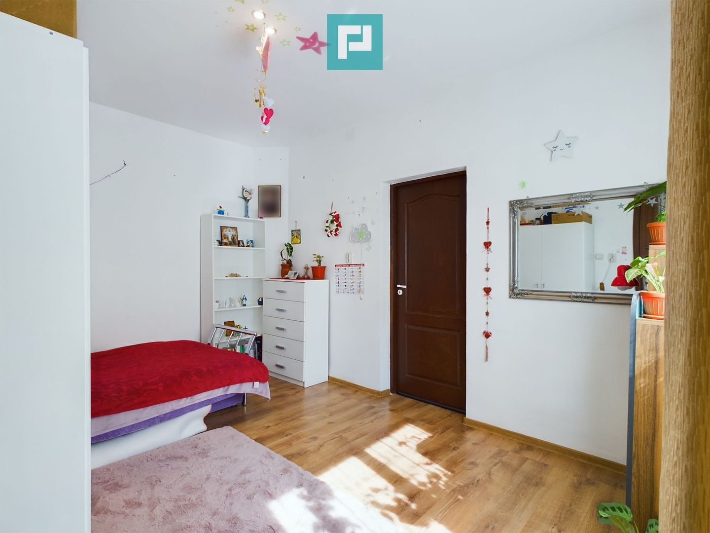 Apartament la casă - 3 camere, Pârneava - Poză 9
