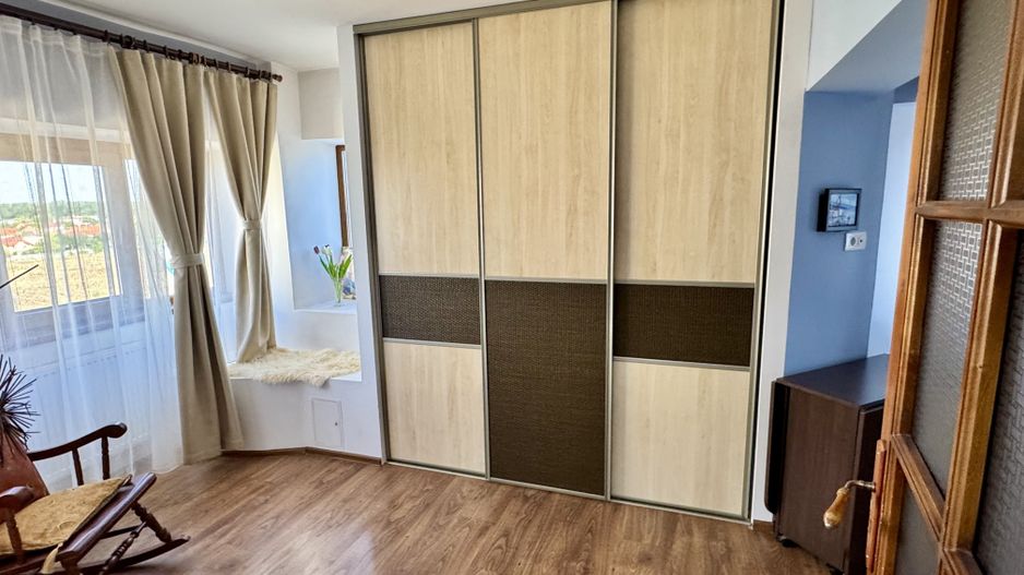 APARTAMENT SPATIOS SI LUMINOS - Poză 14