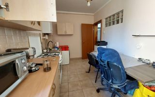 Apartament spațios cu 3 camere în zona Borhanci - Poză 5