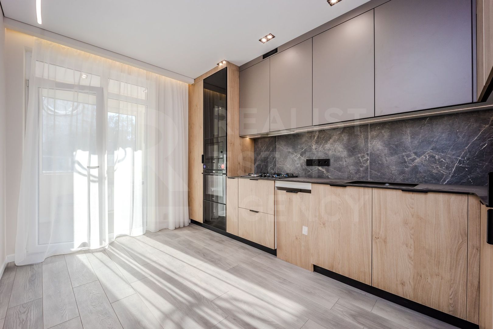 Vânzare, apartament, 2 camere, str. Vasile Lupu, Buiucani - Poză 1