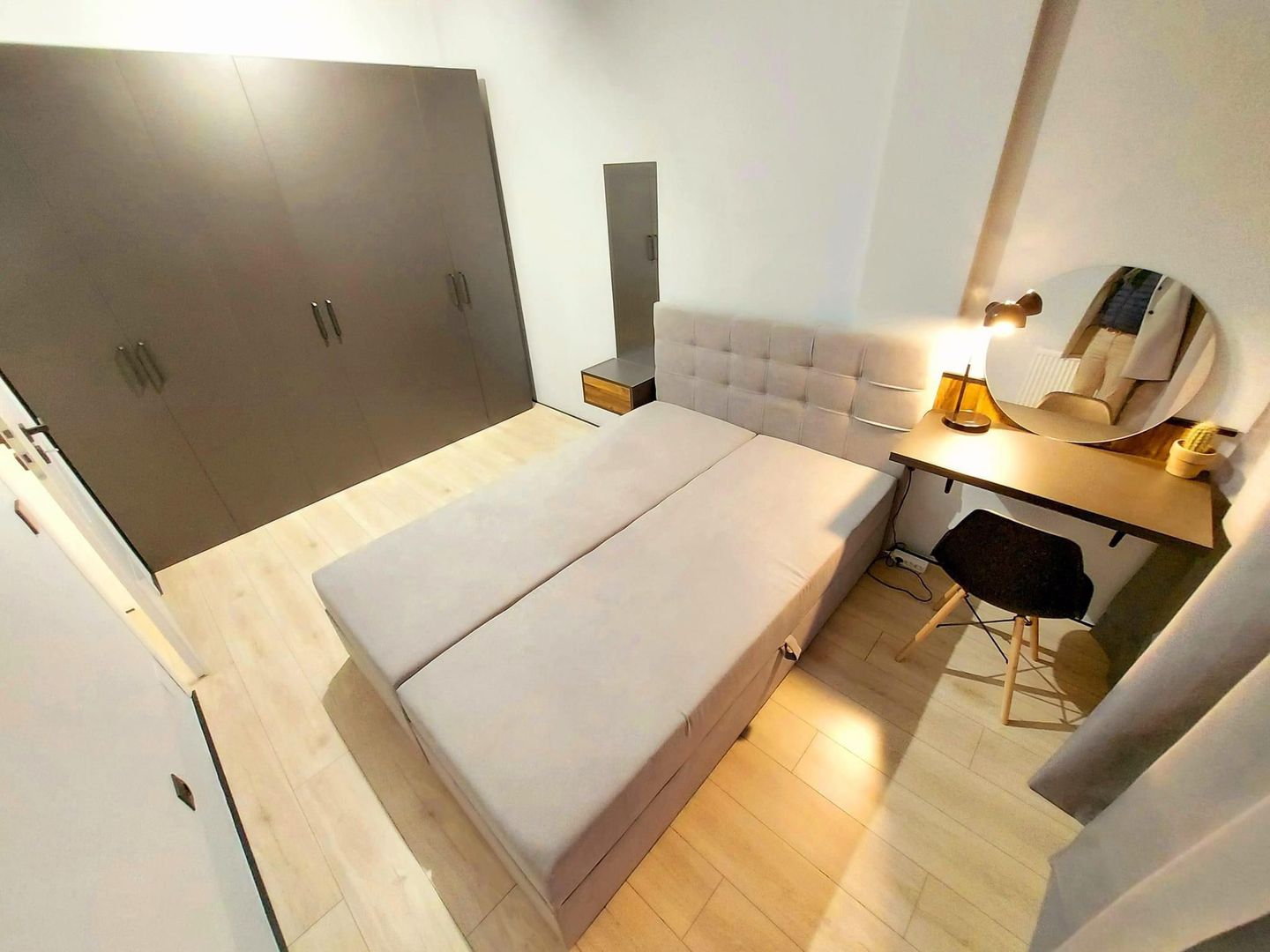 Apartament la Cheie cu parcare zona Balastierei Floresti - Poză 6