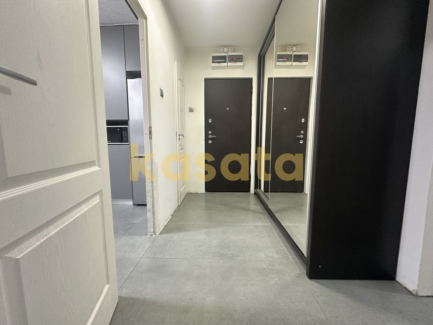Apartament 3 Camere | Decomandat | Bloc Reabilitat | Garaj Disponibil - Poză 18