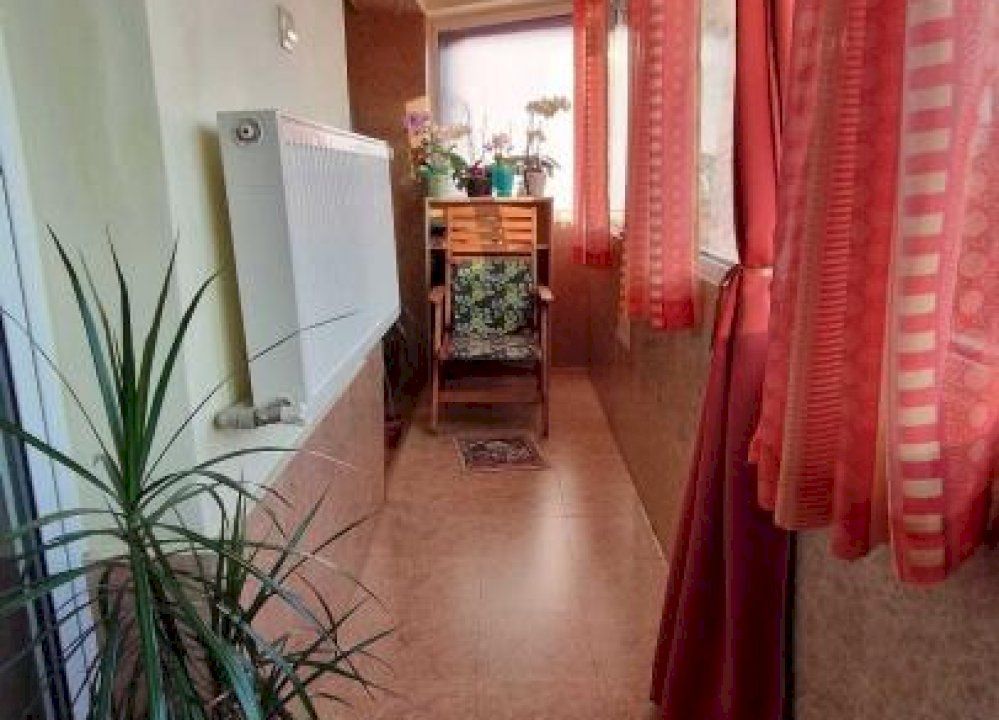 De vanzare Apartament 3 camere Gorjului - Poză 4
