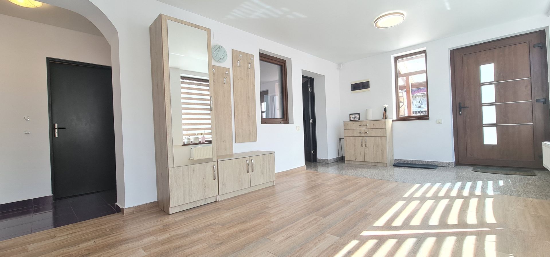 Casa individuala 3 camere mobilata utilata Tarlungeni - Poză 17
