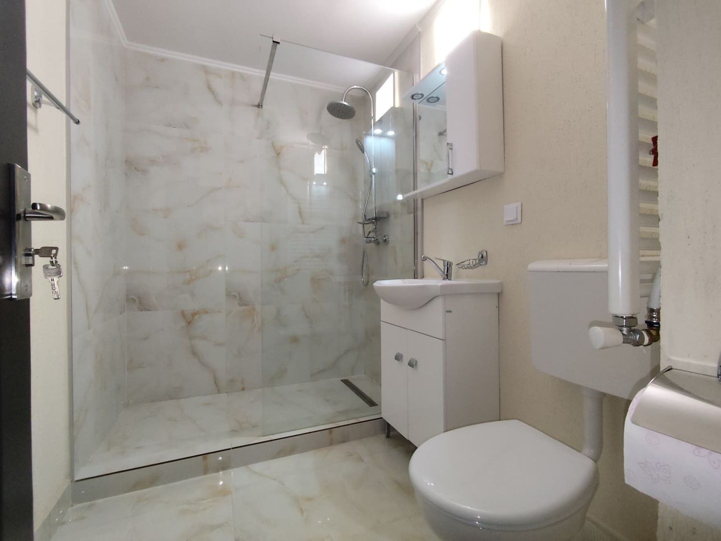 Apartament cu 2 camere de inchiriat, str. Aluminei, Oradea - Poză 9