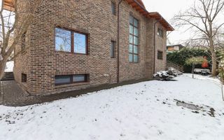 Casa deosebita cu teren de 900mp in cartierul Faget - Poză 3
