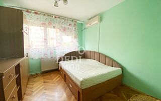Apartament cu 3 camere de vanzare zona Bulevardul Dacia, Oradea - Poză 3