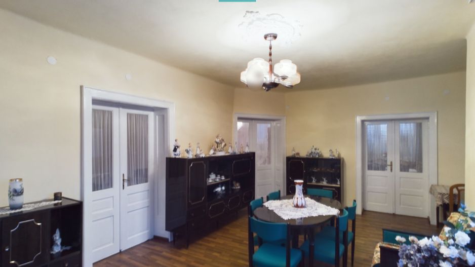 Casă pitorească în județul Arad - Poză 12