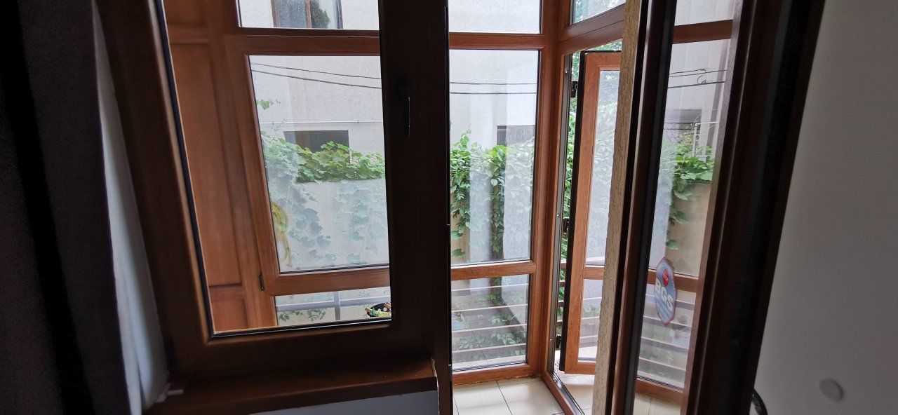 AP. 2 CAMERE 1 MAI, CURTE 21 MP, BLOC NOU, METROU 5 MINUTE, PARCARE - Poză 10