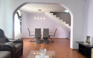 Priveliste frumoasa! Vanzare casa cu 3 camere in Sotanga!