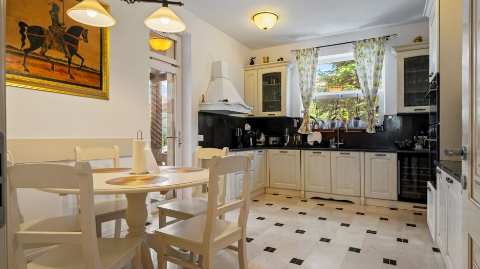 Oportunitate Rară: Vilă pe Lac | 1.898 mp Teren | Piscină - Poză 8