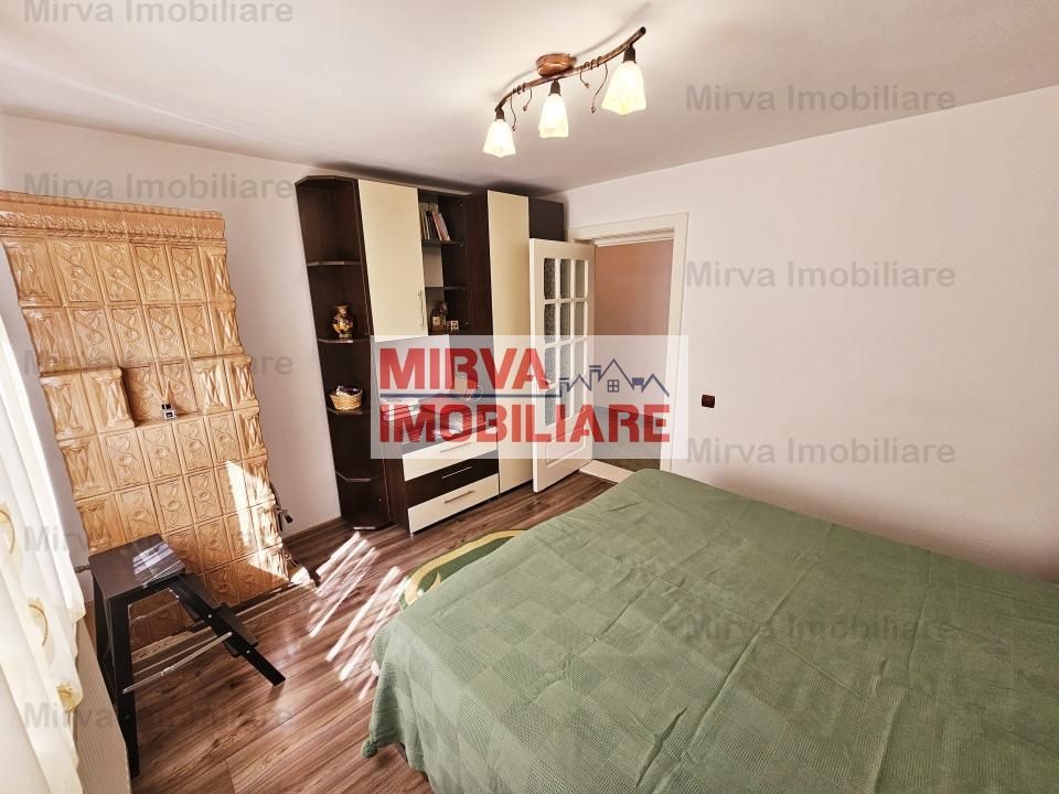 Vanzare vila 6 camere + spatiu comercial, mobilata si utilata, in Blejoi - Poză 13
