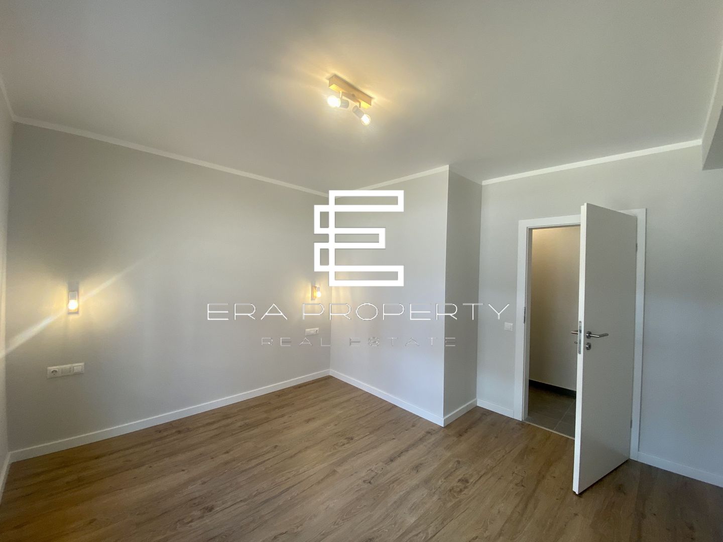 Apartament 3 camere,  76 mp, zona Industriala Vest - Poză 2