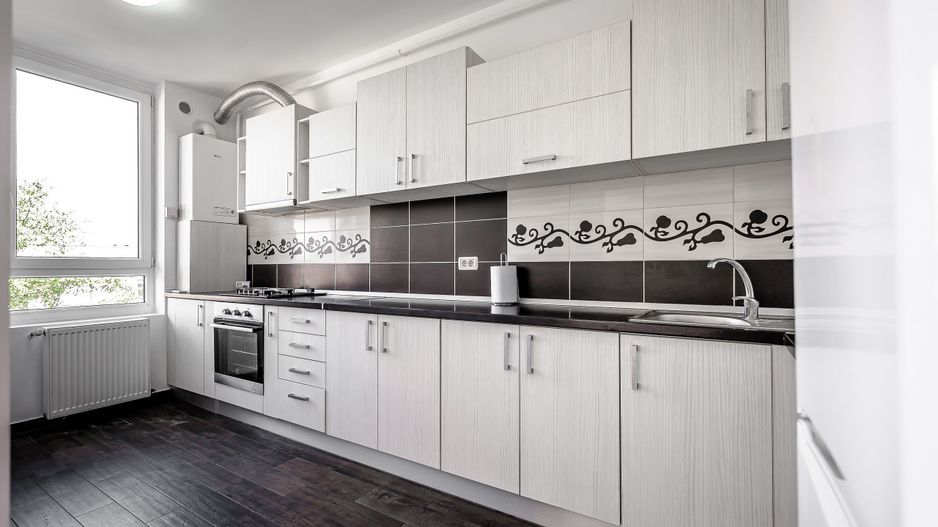 VÂNDUT! Apartament 3 camere și parcare. - Poză 6