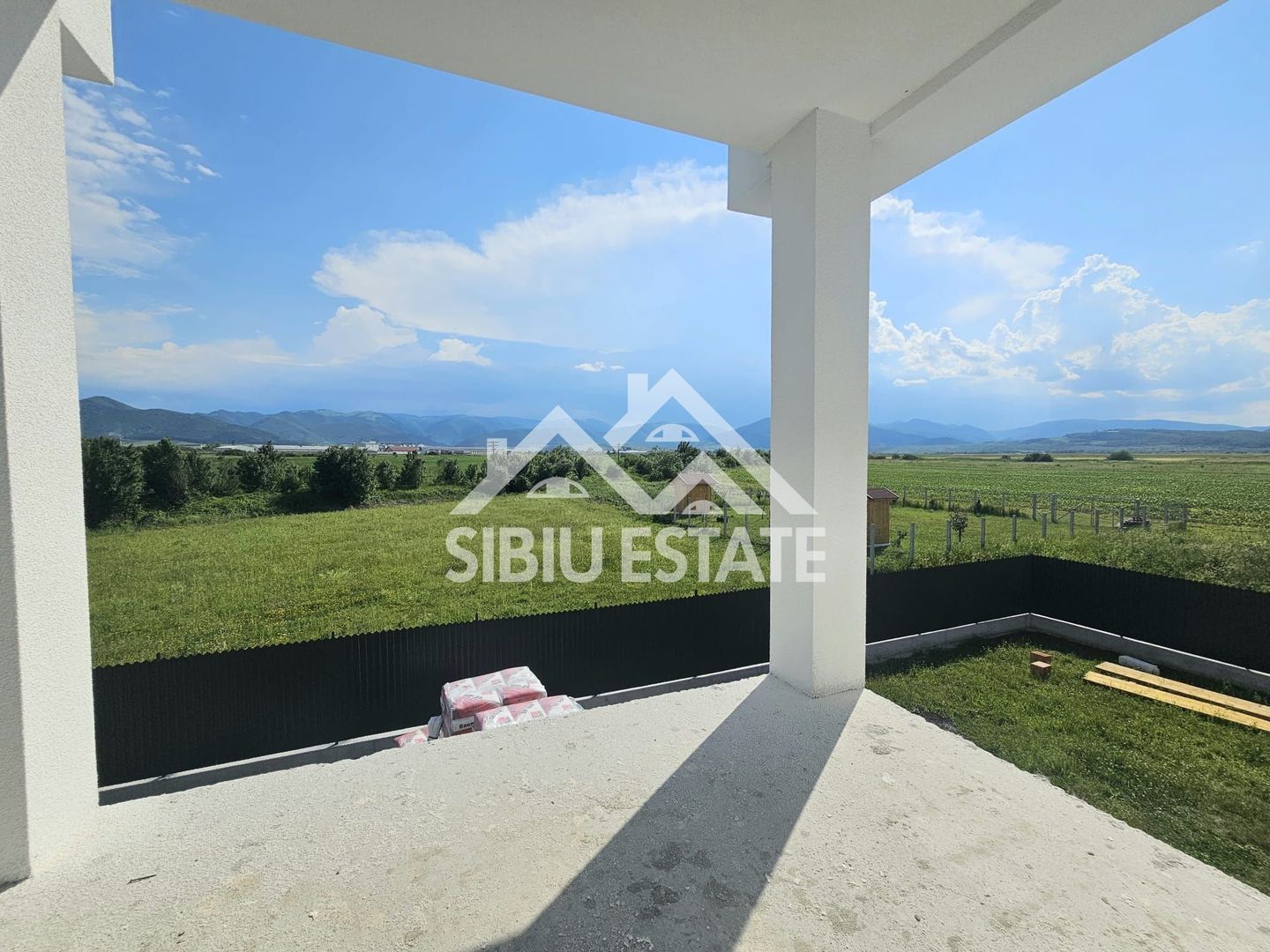 Casa 5 camere, TEREN MARE, pret BUN - Poză 2