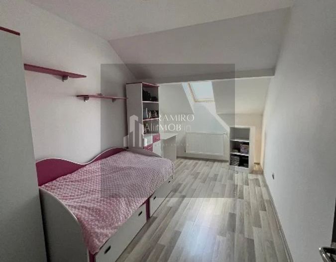 Apartament 70MP/ MOBILAT SI UTILAT /CENTRALA PROPRIE - Poză 2