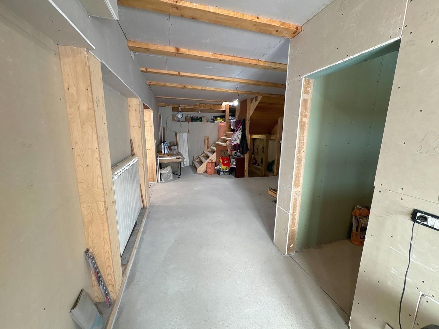 Casă de vanzare 6 camere 220 m² utili cu 376 M² teren la șosea - Poză 6