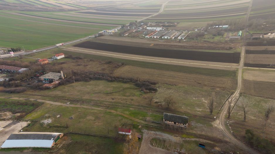 33 parcele intravilane 2 ha în Chișineu-Criș - Poză 2