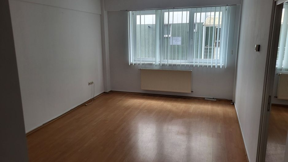 De vanzare apartament - Poză 1