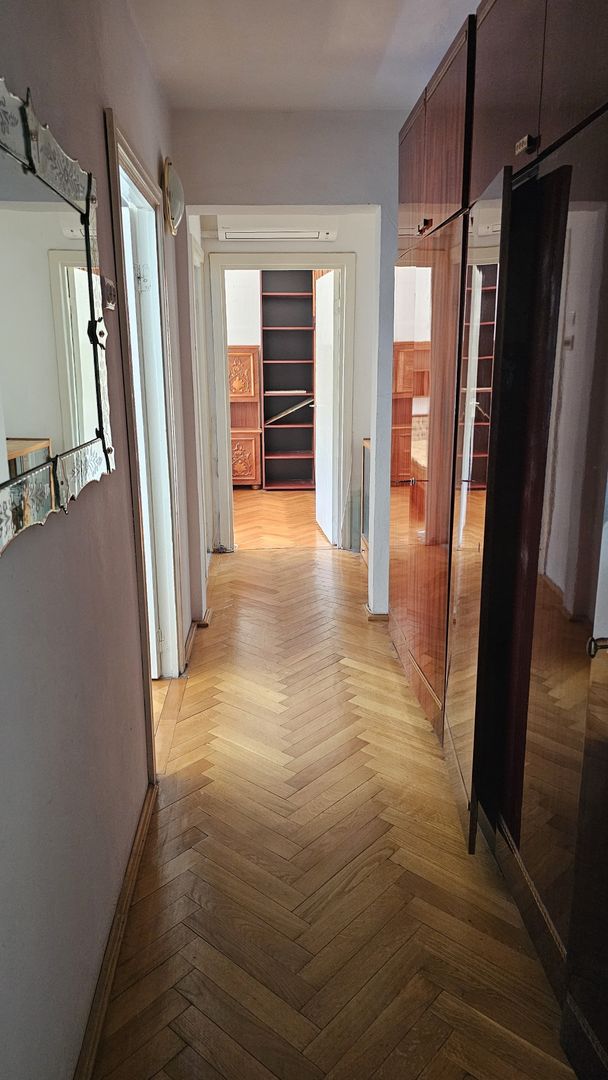 Etaj intermediar | 3 camere | 66 mp + balcon | Zona Spitalul Județean - Poză 10