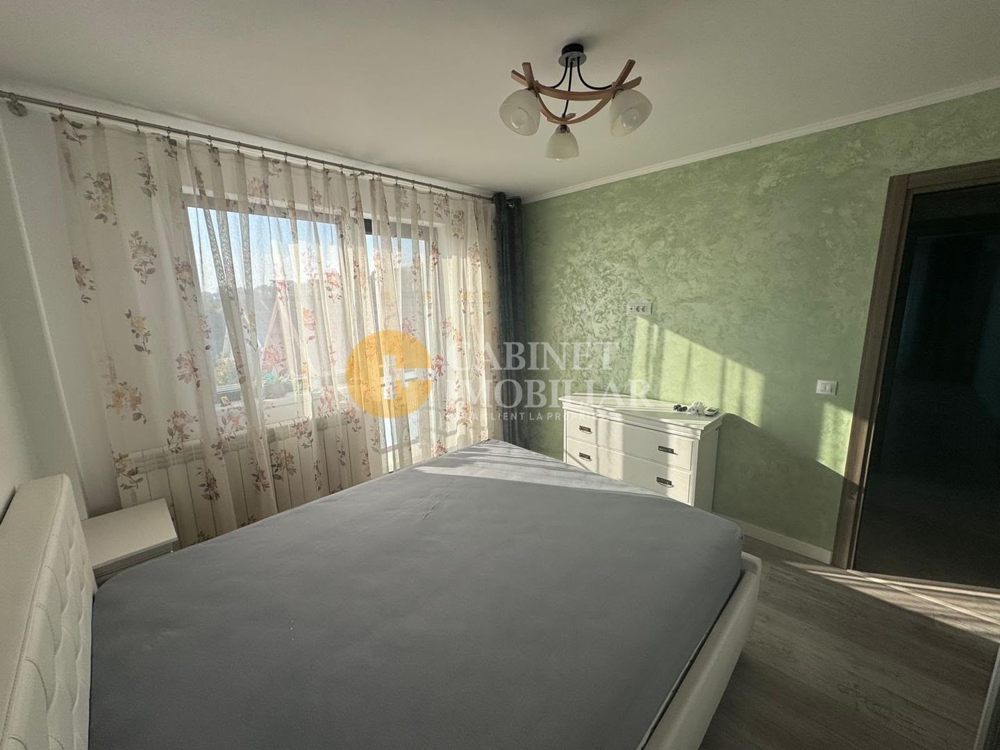 2 CAMERE DECOMANDAT--ETAJ 3--VEDERE LA LAC-- REDIU - Poză 4