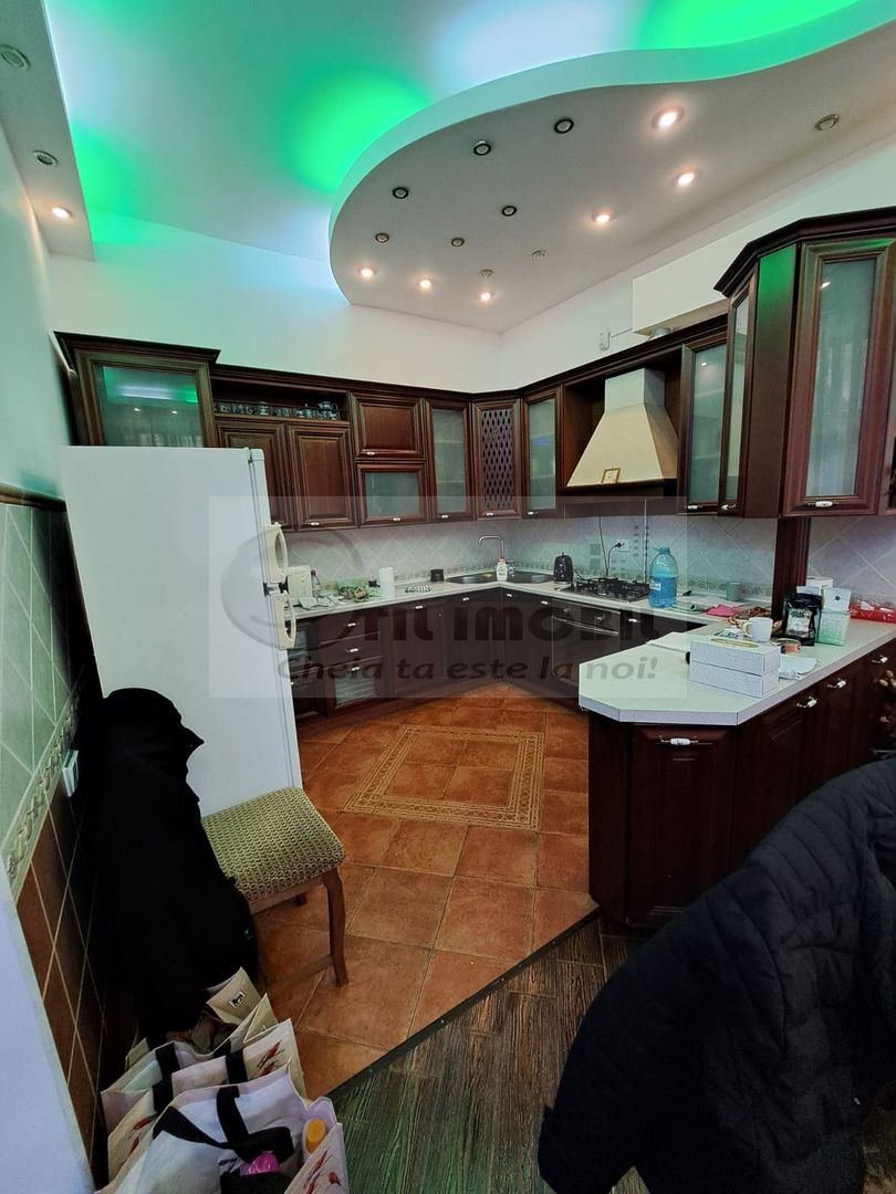 Casa/Vila de Inchiriat COPOU - 3000 euro - Poză 5