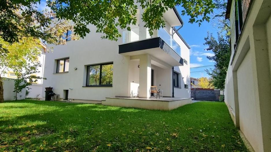 Casă spectaculoasă – 314 mp utili, cramă, terase, 7 camere, teren 432 mp - Poză 1