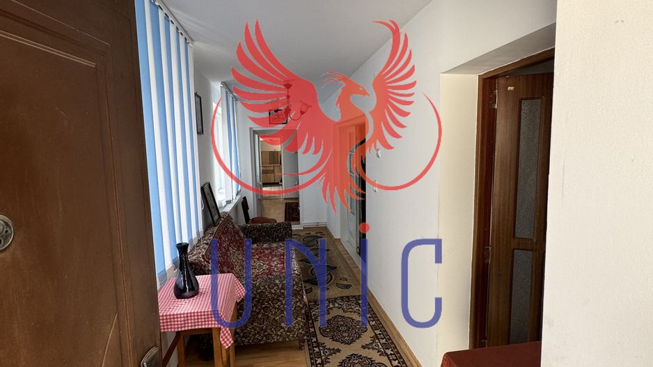 Casa situata in orasul Bals! - Poză 4