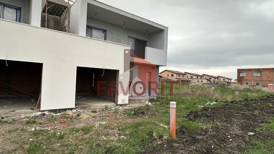 Duplex | Parter + Etaj | Toate utilitatile | Curte generoasa | Garaj | - Poză 1