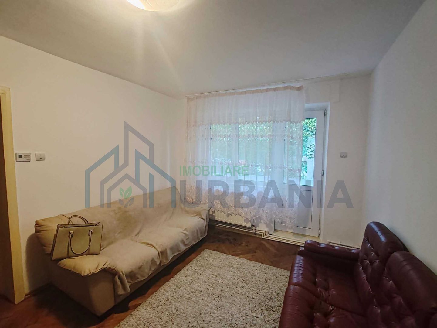 Apartament 2 camere de vânzare în Podu Roș, etaj 1, semidecomandat - Poză 1