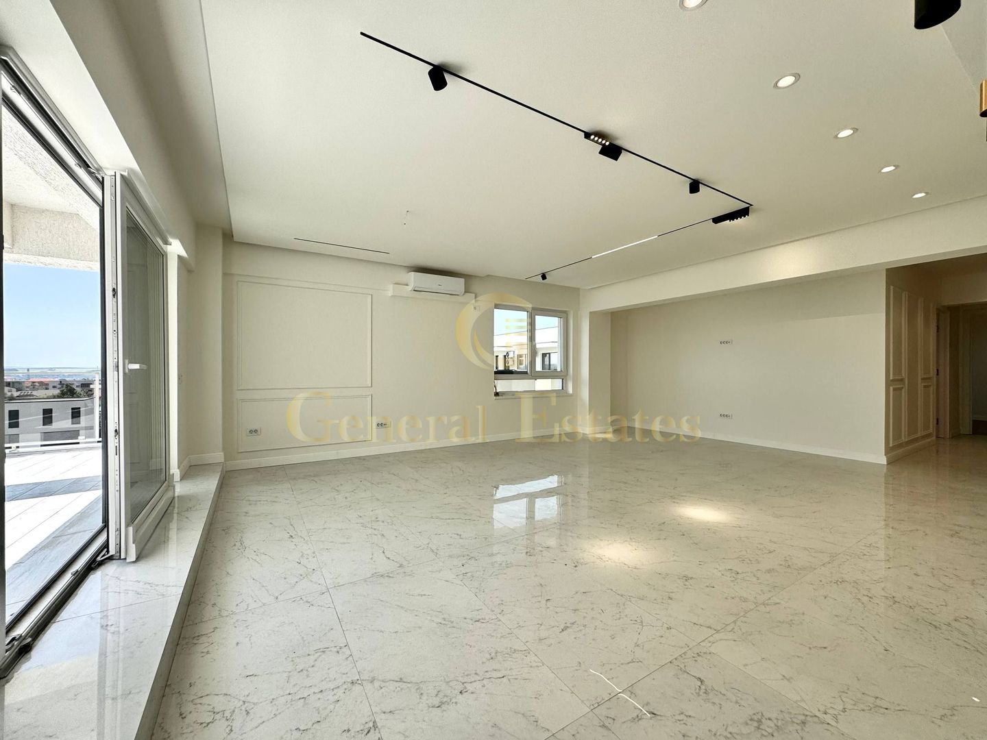 Vânzare Penthouse cu Terasă generoasă în Complexul Atrium Garden - Poză 2