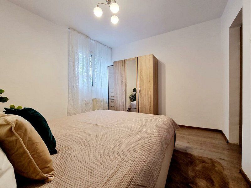 3 Cam Renovat Victoriei Iancu de Hunedoara Metrou Stradal Vedere Spate Lateral - Poză 6