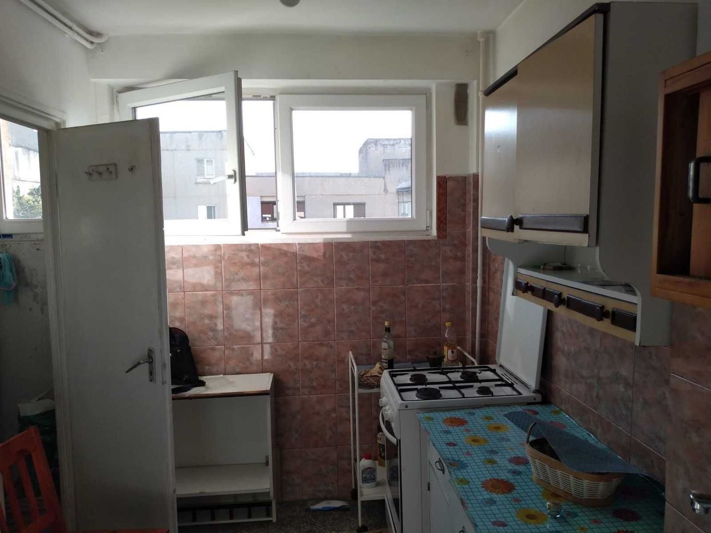 Vand apartament 3 camere central - Poză 7