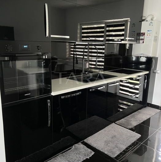 Casă / Vilă cu 4 camere de vanzare in Floresti, zona Eroilor - Poză 1